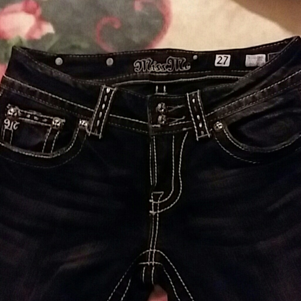 Miss Me!! Nwot. Black. Sz.27 with a 33 in. Inseam